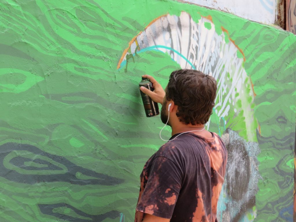 Graffiti Artist at Work, Beco Batman, São Paulo